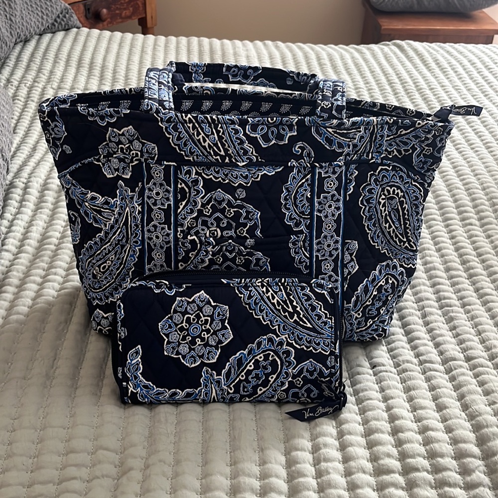 Vera Bradley tote and matching wallet. New w/o tags